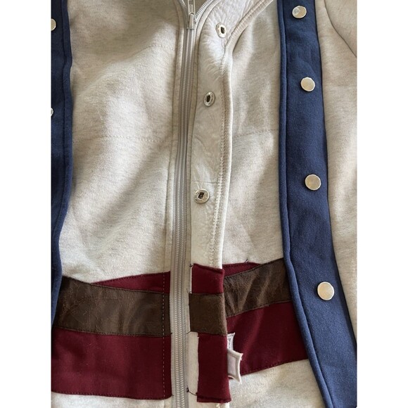 Spirit Halloween Assasins Creed Hooded Jacket Cosplay Gray Teen Large 12-14 NWT - Picture 9 of 16